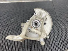 Кулак задний правый Porsche Macan 2017 8R0505436C