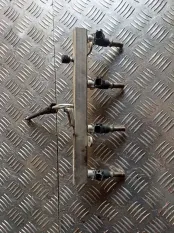 Топливная рампа Chevrolet Aveo T200 2008 96475741