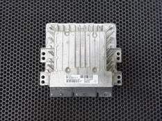 Блок управления двигателем Renault Scenic 3 2011 237101495R