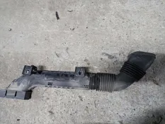 Воздухозаборник Mazda 3 2 2011 8N619E635AC