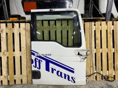 Дверь передняя правая MAN TGX 2013 81626004130