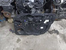 Стеклоподъемник передний правый Volkswagen Touareg 2 2014 7P6837756D