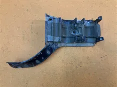 Щиток моторного отсека правый Jeep Grand Cherokee