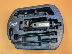 Домкрат Jeep Grand Cherokee WK2 ERB 2013