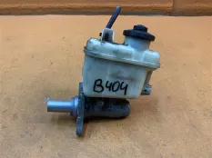 Главный тормозной цилиндр Toyota Tundra XK50 5.7