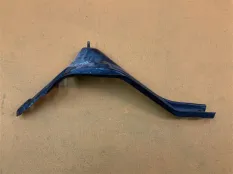 Кронштейн решетки радиатора правый Toyota Tundra