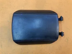 Крышка подлокотника Chevrolet Camaro 5 LLT 2010