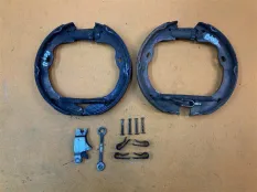 Колодки ручного тормоза Jeep Wrangler JK 3.6 2013