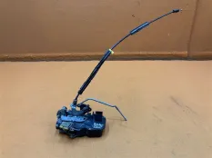 Замок двери задний левый Chevrolet Tahoe GMT900