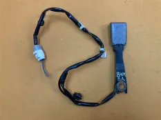 Замок ремня безопасности передний левый Toyota