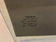 Стекло двери переднее правое Toyota Venza 2.7 2013