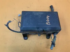 Блок предохранителей подкапотный Toyota Tundra