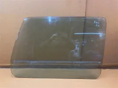 Стекло двери переднее левое Hummer H2 6.0 2003