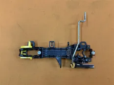 Кронштейн ручки двери передний левый Toyota Sienna