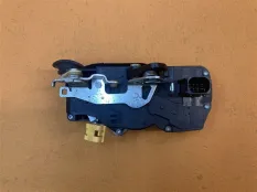 Замок двери задний левый Hummer H2 6.0 2003