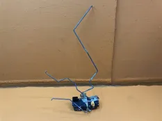 Замок двери передний правый Hummer H2 6.0 2003