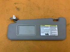 Козырек солнцезащитный передний левый Toyota