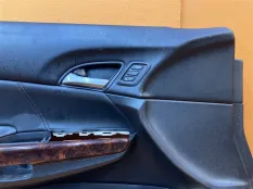Обшивка двери передняя левая Honda Crosstour 3.5