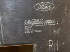 Кронштейн бампера задний правый Ford Mustang 6 2.3