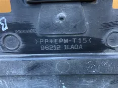 Рамка номерного знака передняя Infiniti QX56 Z62