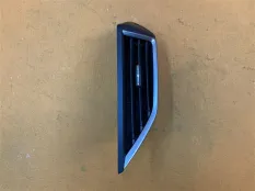Дефлектор обдува центральный передний правый