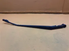 Поводок стеклоочистителя передний правый Subaru