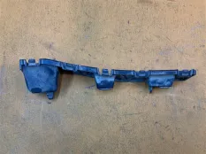 Кронштейн бампера передний правый Ford Mustang 6