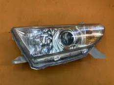 Фара галогеновая передняя левая Toyota Highlander