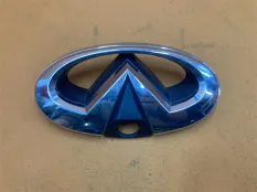 Эмблема решетки радиатора Infiniti QX56 Z62 5.6