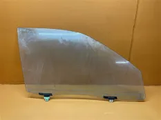 Стекло двери переднее правое Toyota Highlander