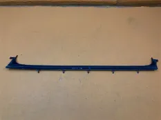 Молдинг стекла двери передний правый Hummer H2 6.0