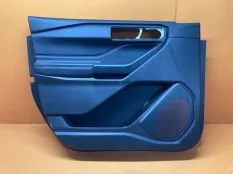Обшивка двери передняя левая Ford Explorer U625