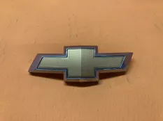 Эмблема решетки радиатора Chevrolet Camaro 6 2.0