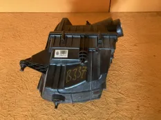 Корпус воздушного фильтра Land Rover Freelander