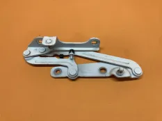 Петля крышки багажника правая Chevrolet Camaro 6