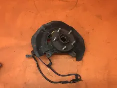Кулак поворотный передний левый Lexus RX400 3.3