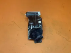 Петля крышки багажника правая Chevrolet Tahoe K2