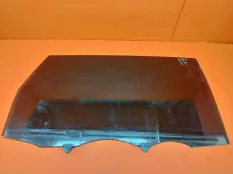 Стекло двери заднее правое Toyota Sienna 2 3.5