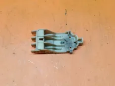 Кронштейн фары передний правый Infiniti QX56 Z62