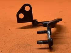 Петля крышки багажника левая Land Rover Evoque