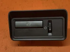 Кнопка багажника Land Rover Evoque L538 2.0 БЕНЗ