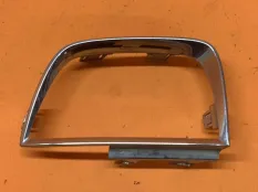 Рамка фонаря задняя правая Chevrolet Camaro 5 3.6