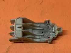 Кронштейн фары передний левый Infiniti QX56 Z62