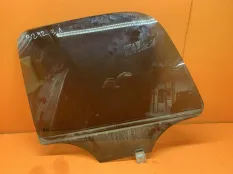 Стекло двери заднее левое Chevrolet Tahoe GMT900