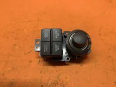 Кнопка регулировки громкости Infiniti QX56 JA60