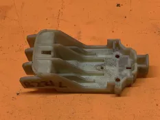 Кронштейн фары передний левый Infiniti QX56 Z62