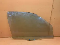 Стекло двери переднее правое Ford Escape 3.0 2007