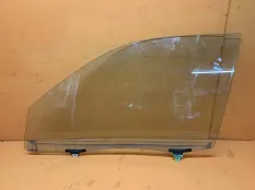 Стекло двери переднее левое Toyota Highlander XU20