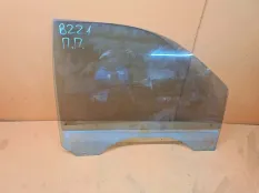 Стекло двери переднее правое Cadillac Escalade