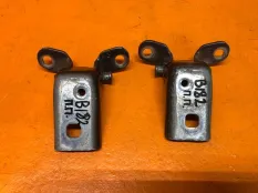 Петля двери передняя правая Ford Escape 2006